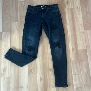 Zara Women’s Distressed Black Jeans